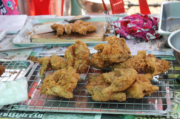 Fried chciken stall along the road on the way to Suan Peung in Ratchaburi